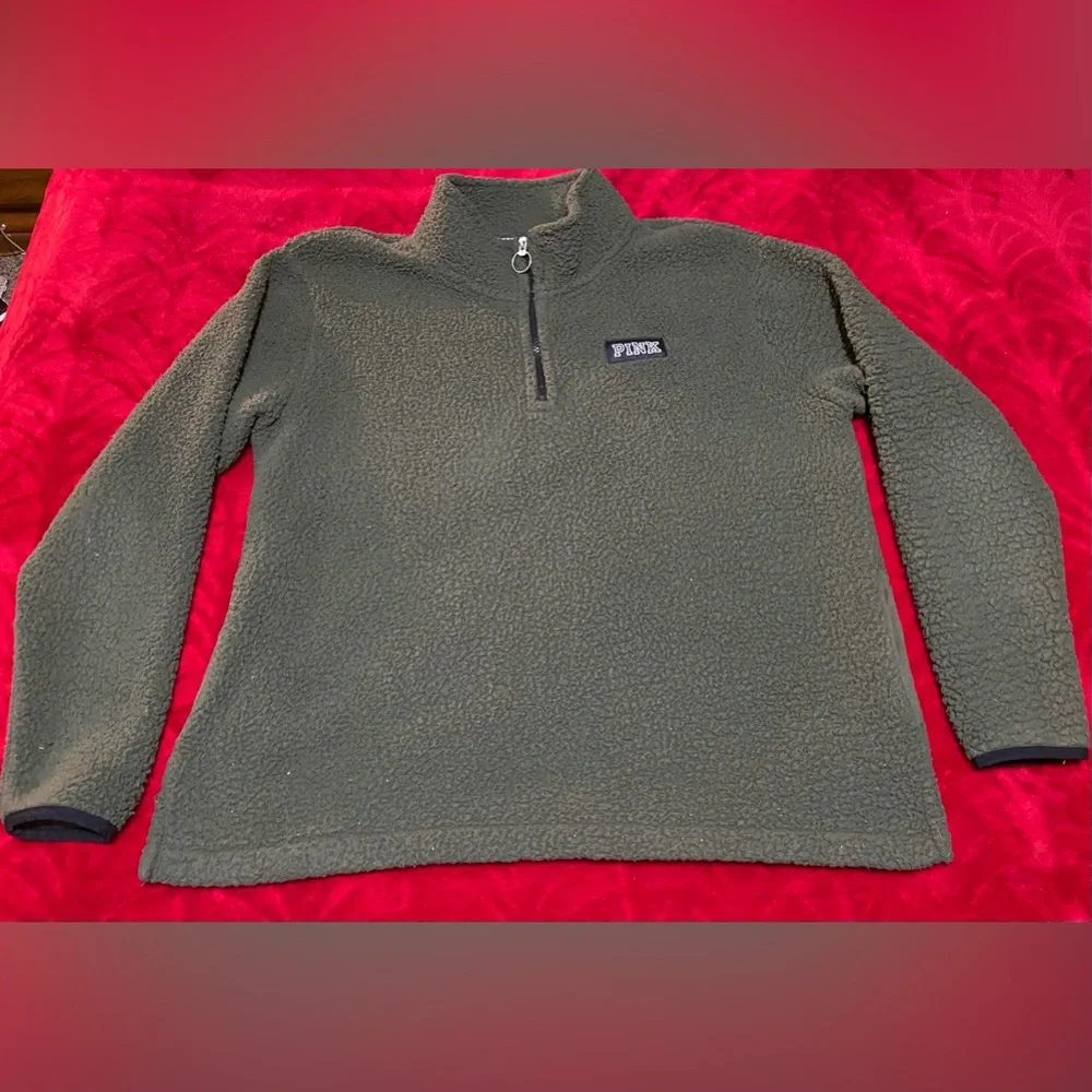 Softer than your Exs hugs and always there when you need it Large Sherpa pockets - Picture 9 of 14